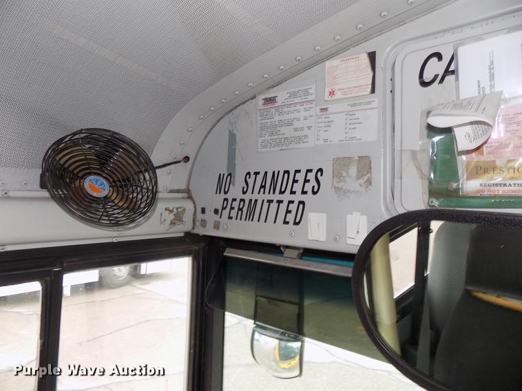 image for item DB8622 2002 Thomas Saf-T-Liner MVP ER school bus