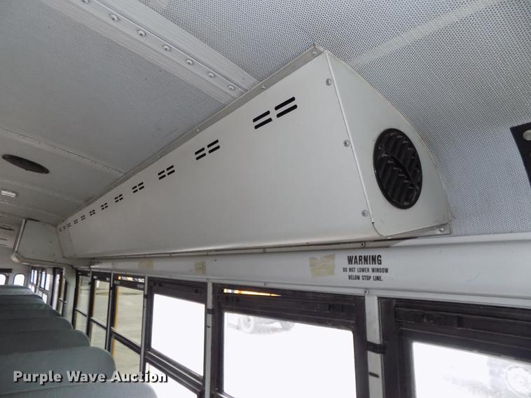 image for item DB8622 2002 Thomas Saf-T-Liner MVP ER school bus