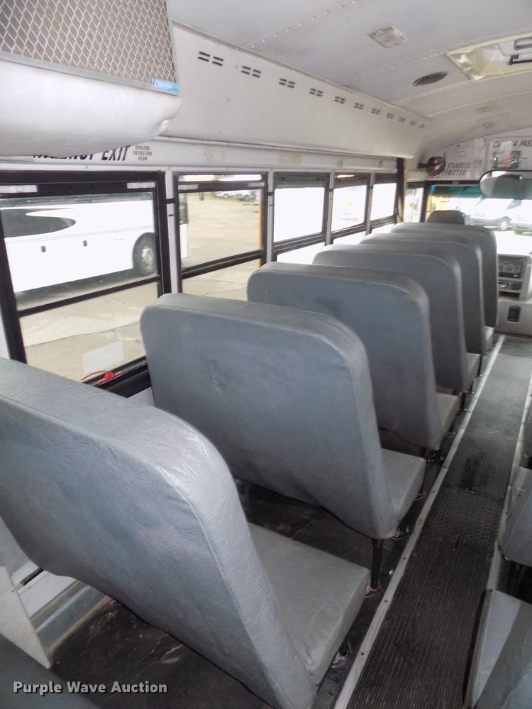 image for item DB8622 2002 Thomas Saf-T-Liner MVP ER school bus