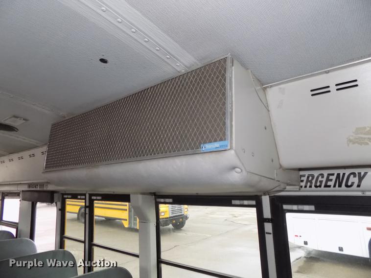 image for item DB8622 2002 Thomas Saf-T-Liner MVP ER school bus