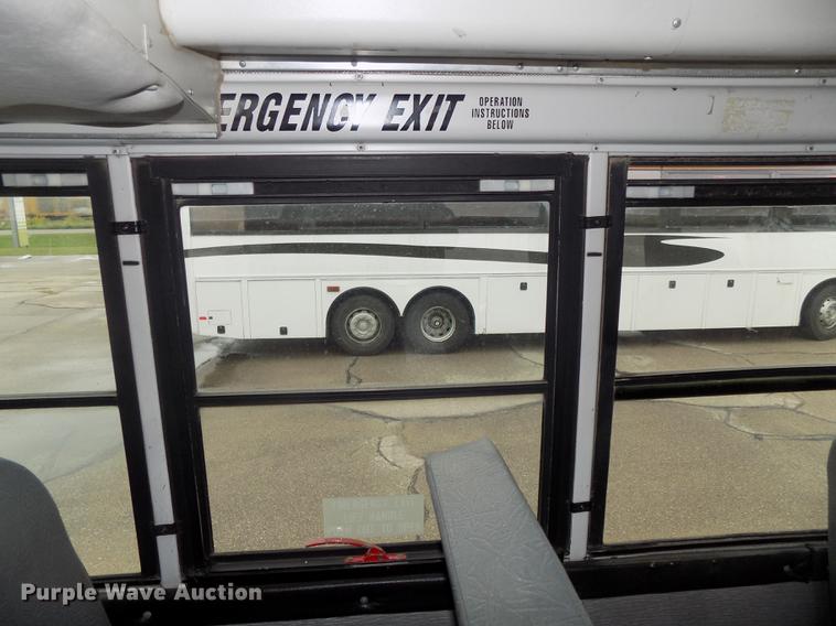 image for item DB8622 2002 Thomas Saf-T-Liner MVP ER school bus