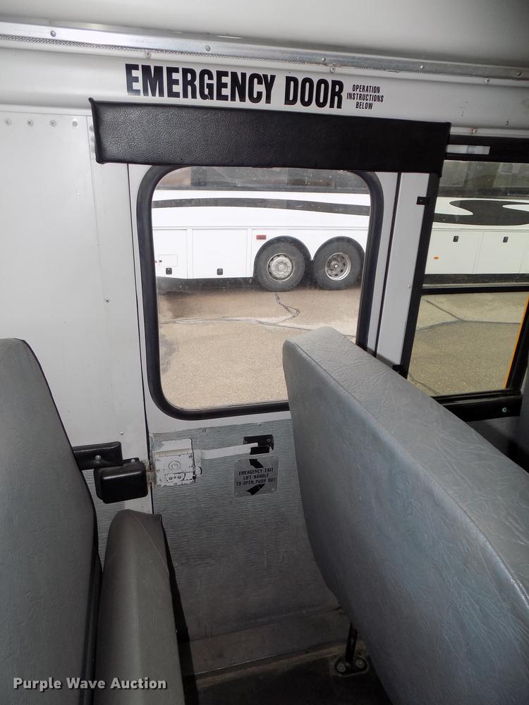 image for item DB8622 2002 Thomas Saf-T-Liner MVP ER school bus