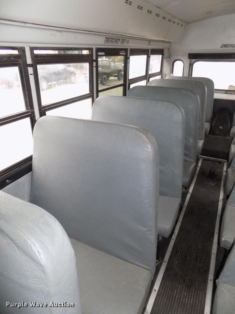 image for item DB8622 2002 Thomas Saf-T-Liner MVP ER school bus