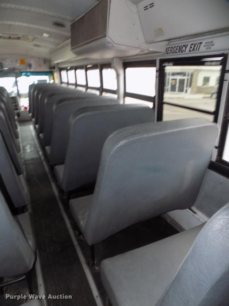 image for item DB8622 2002 Thomas Saf-T-Liner MVP ER school bus