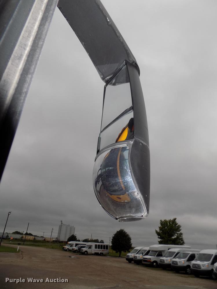 image for item DB8622 2002 Thomas Saf-T-Liner MVP ER school bus