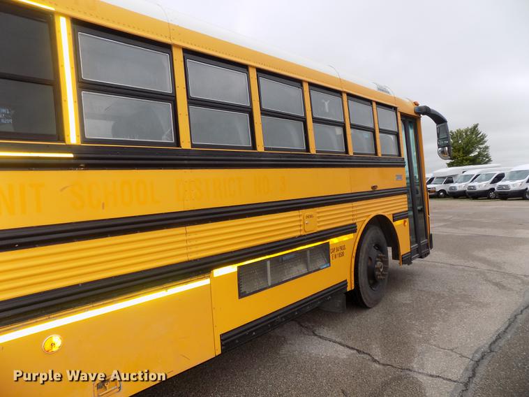 image for item DB8622 2002 Thomas Saf-T-Liner MVP ER school bus