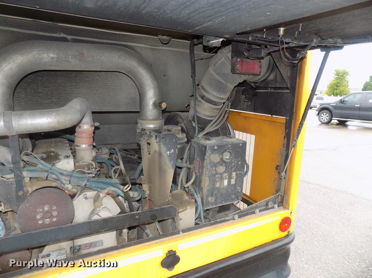 image for item DB8622 2002 Thomas Saf-T-Liner MVP ER school bus