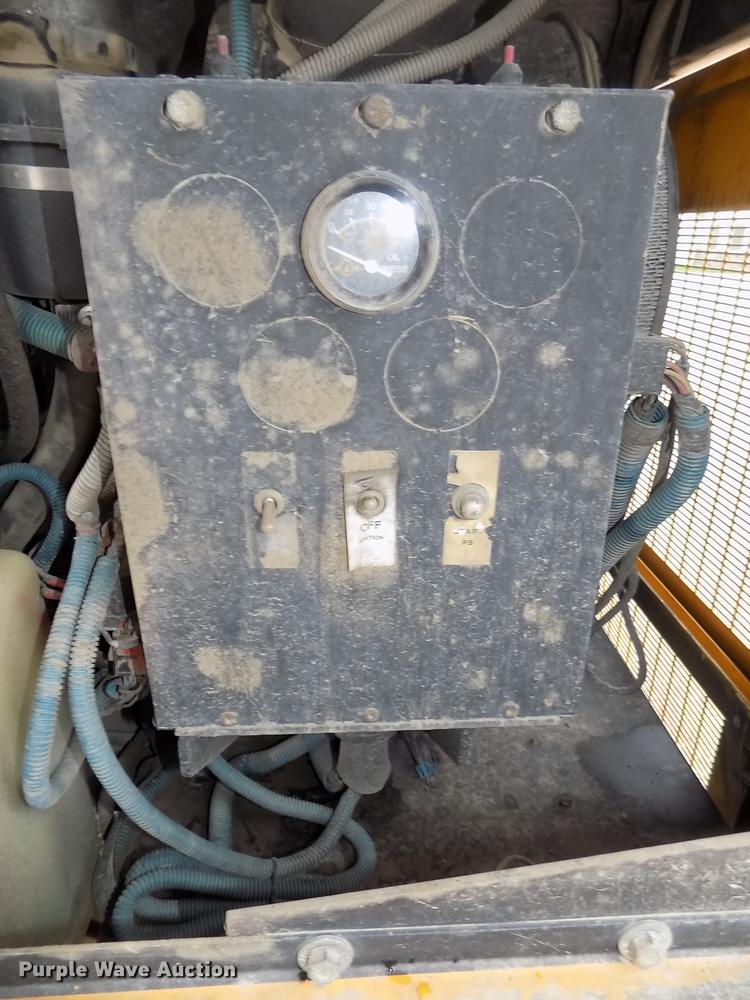 image for item DB8622 2002 Thomas Saf-T-Liner MVP ER school bus