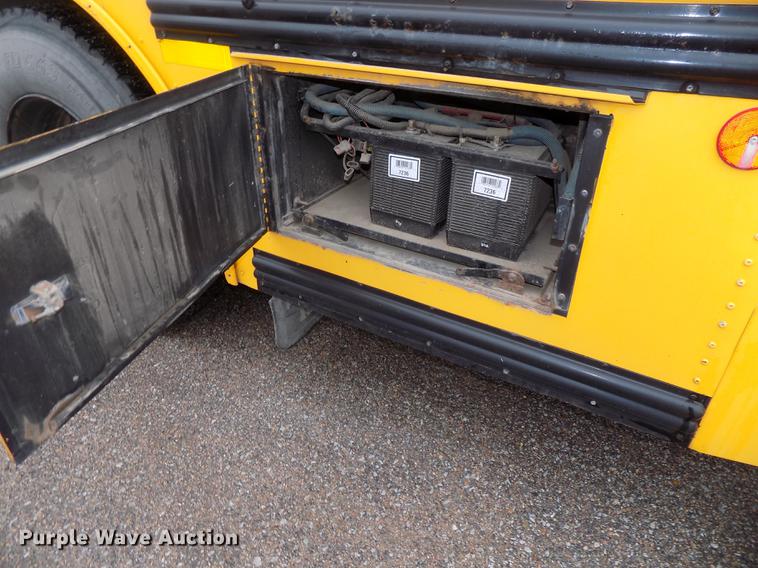 image for item DB8622 2002 Thomas Saf-T-Liner MVP ER school bus