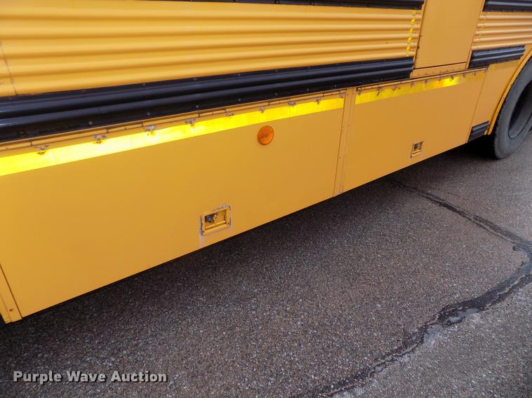 image for item DB8622 2002 Thomas Saf-T-Liner MVP ER school bus