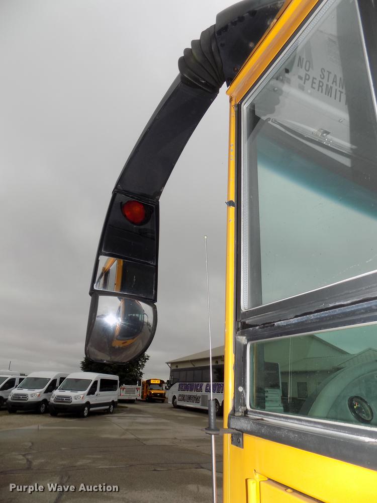 image for item DB8622 2002 Thomas Saf-T-Liner MVP ER school bus