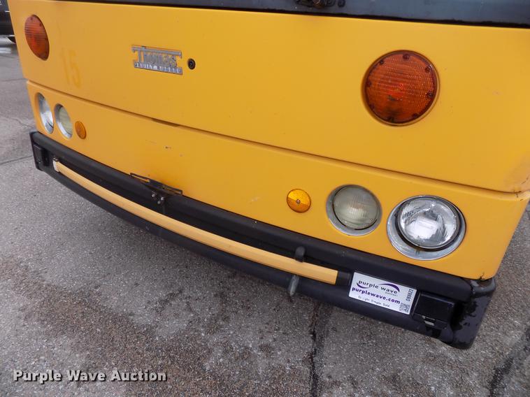 image for item DB8622 2002 Thomas Saf-T-Liner MVP ER school bus