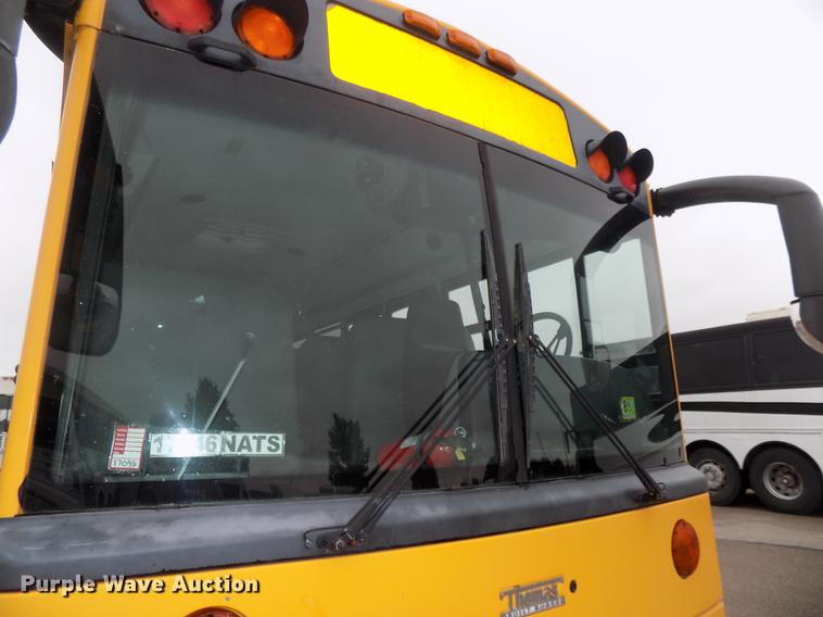 image for item DB8622 2002 Thomas Saf-T-Liner MVP ER school bus