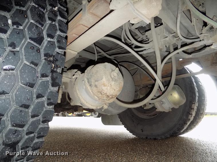 image for item DB8622 2002 Thomas Saf-T-Liner MVP ER school bus