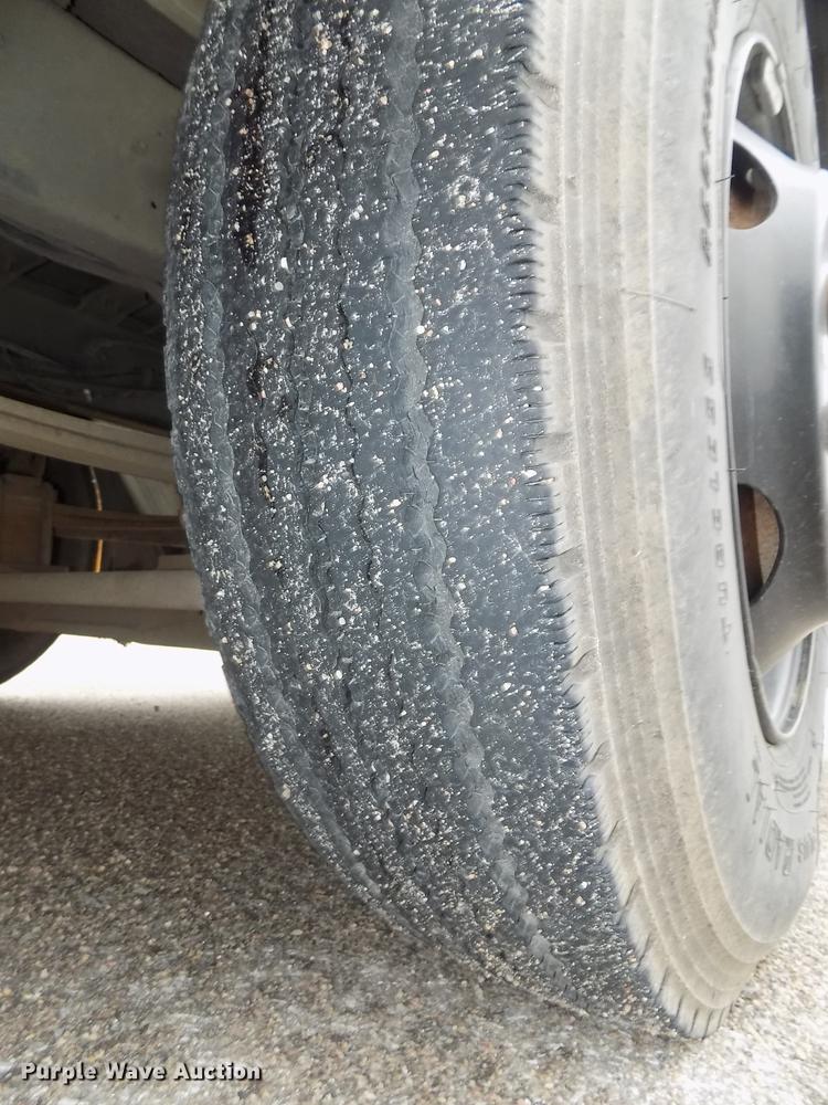 image for item DB8622 2002 Thomas Saf-T-Liner MVP ER school bus