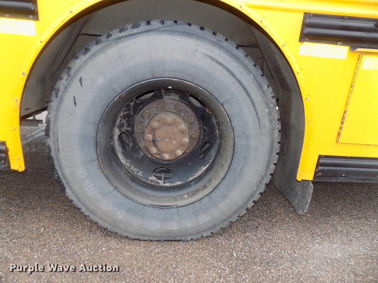 image for item DB8622 2002 Thomas Saf-T-Liner MVP ER school bus