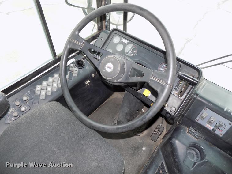 image for item DB8623 2002 Thomas Built Saf-T-Liner MVP school bus