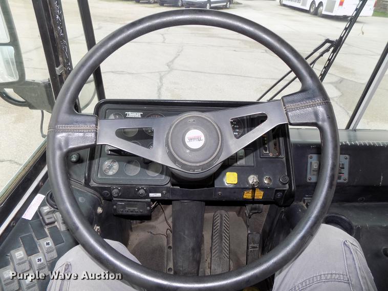 image for item DB8623 2002 Thomas Built Saf-T-Liner MVP school bus