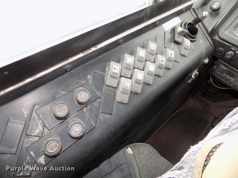 image for item DB8623 2002 Thomas Built Saf-T-Liner MVP school bus