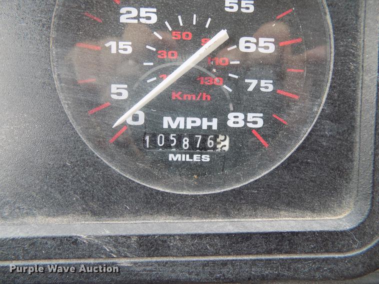 image for item DB8623 2002 Thomas Built Saf-T-Liner MVP school bus