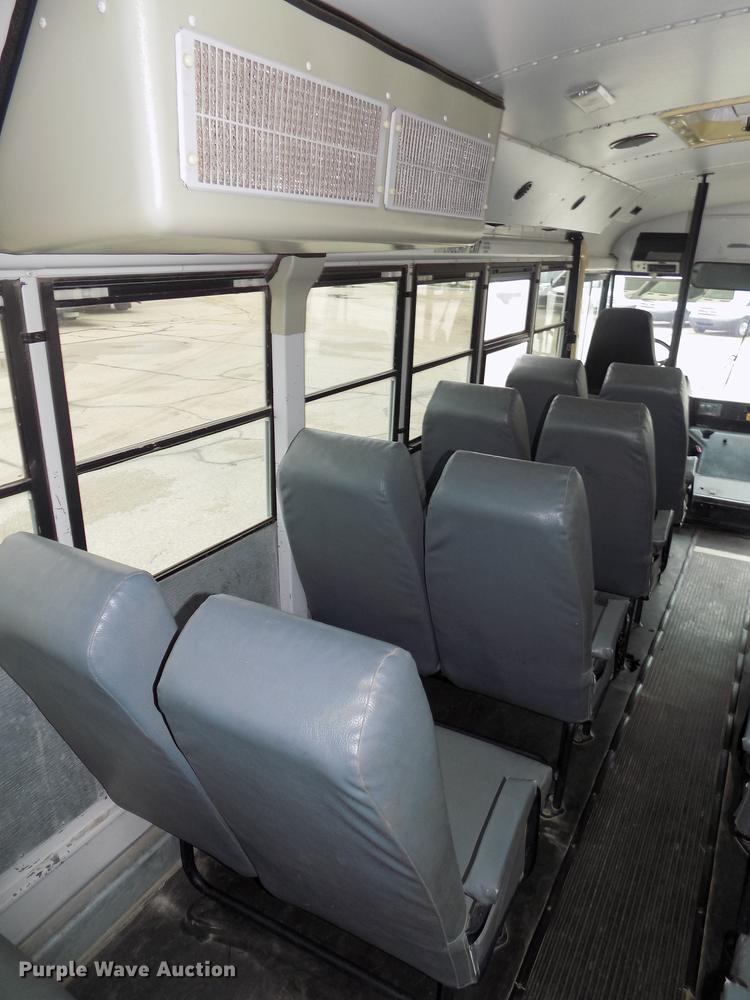 image for item DB8623 2002 Thomas Built Saf-T-Liner MVP school bus