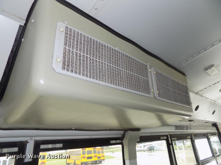 image for item DB8623 2002 Thomas Built Saf-T-Liner MVP school bus