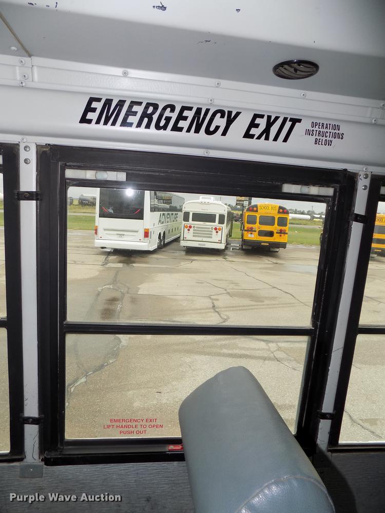 image for item DB8623 2002 Thomas Built Saf-T-Liner MVP school bus