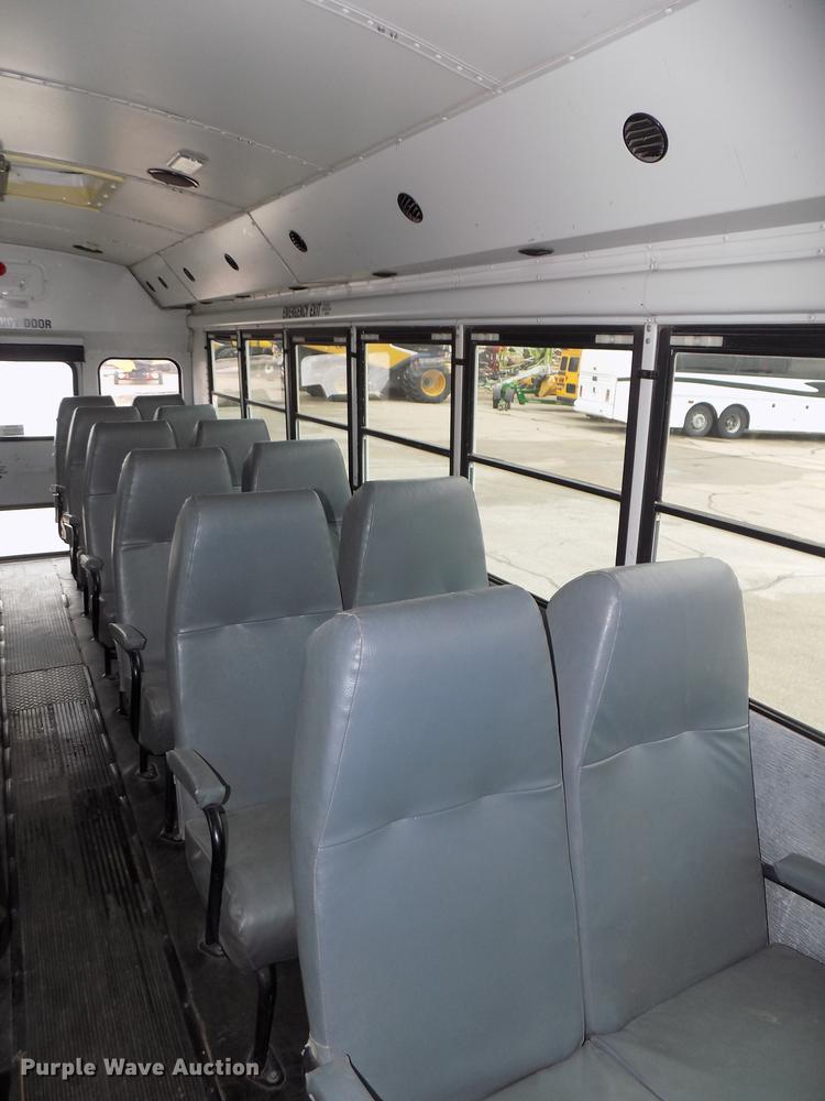 image for item DB8623 2002 Thomas Built Saf-T-Liner MVP school bus