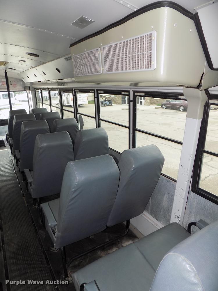 image for item DB8623 2002 Thomas Built Saf-T-Liner MVP school bus