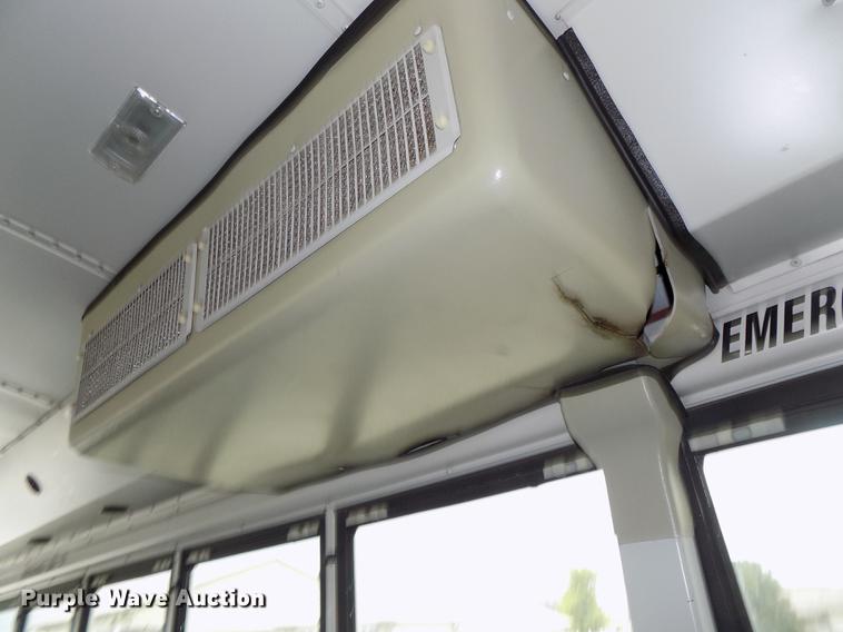 image for item DB8623 2002 Thomas Built Saf-T-Liner MVP school bus