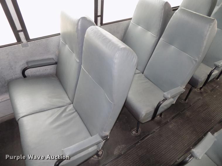 image for item DB8623 2002 Thomas Built Saf-T-Liner MVP school bus