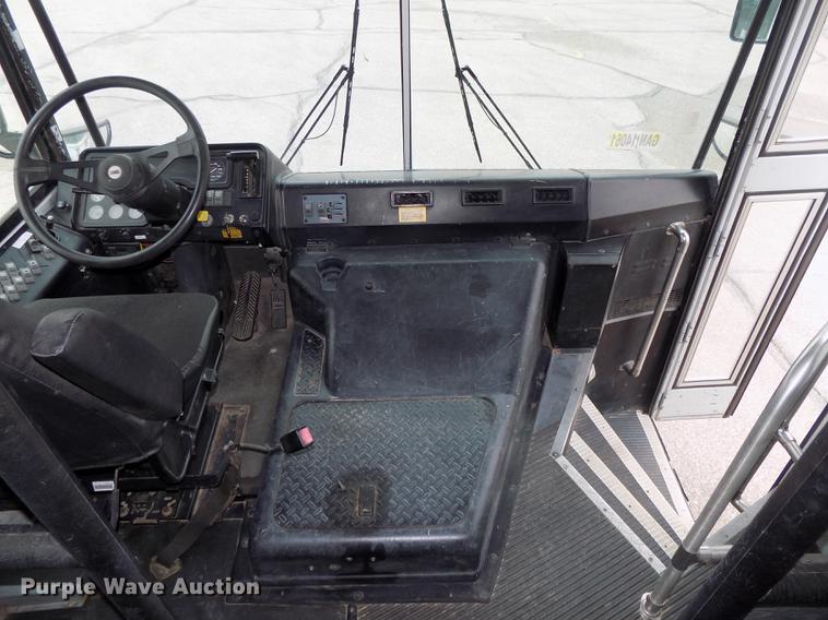 image for item DB8623 2002 Thomas Built Saf-T-Liner MVP school bus