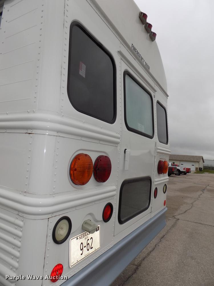 image for item DB8623 2002 Thomas Built Saf-T-Liner MVP school bus