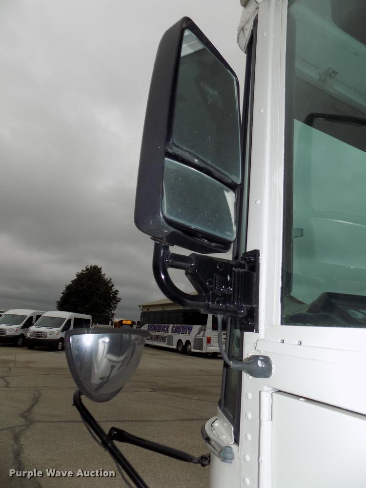 image for item DB8623 2002 Thomas Built Saf-T-Liner MVP school bus