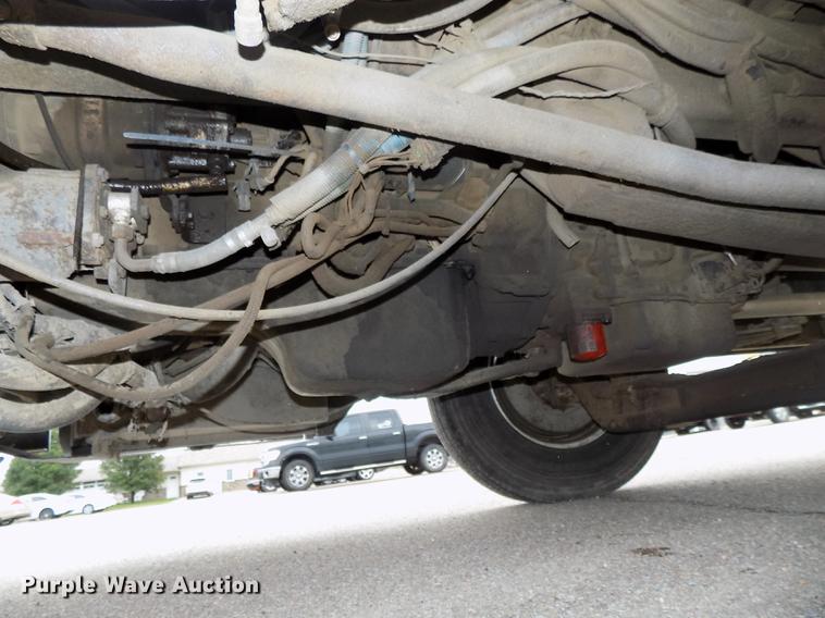 image for item DB8623 2002 Thomas Built Saf-T-Liner MVP school bus