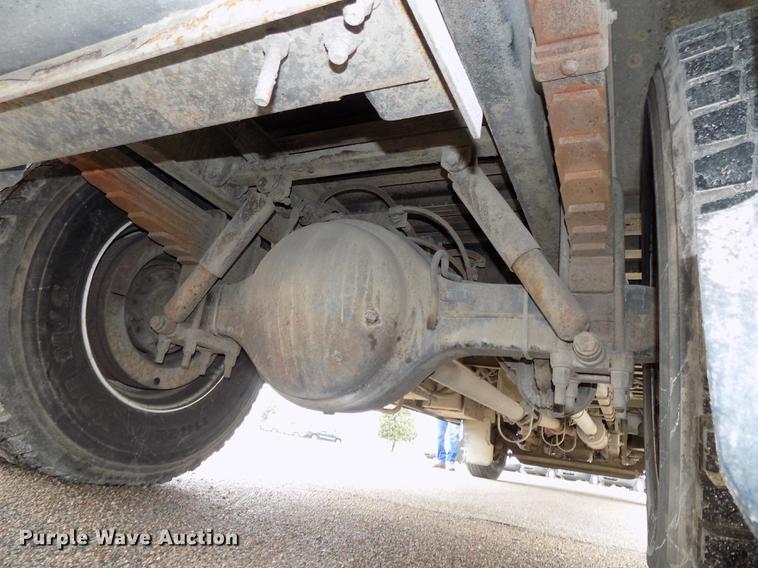 image for item DB8623 2002 Thomas Built Saf-T-Liner MVP school bus