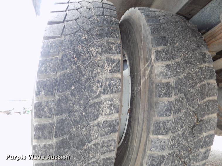 image for item DB8623 2002 Thomas Built Saf-T-Liner MVP school bus