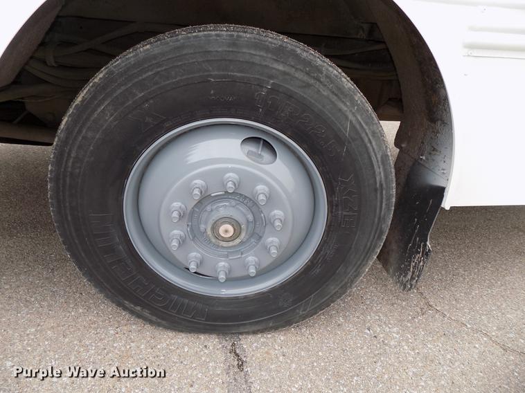 image for item DB8623 2002 Thomas Built Saf-T-Liner MVP school bus