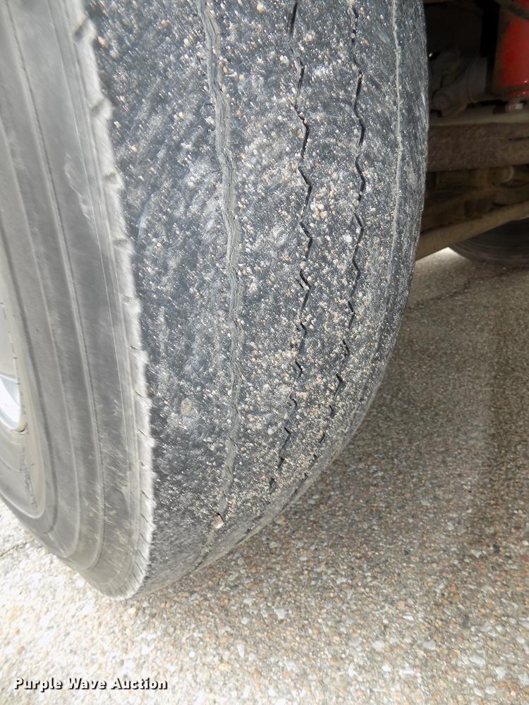 image for item DB8623 2002 Thomas Built Saf-T-Liner MVP school bus