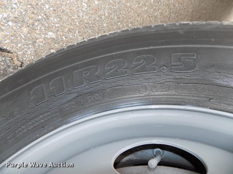 image for item DB8623 2002 Thomas Built Saf-T-Liner MVP school bus