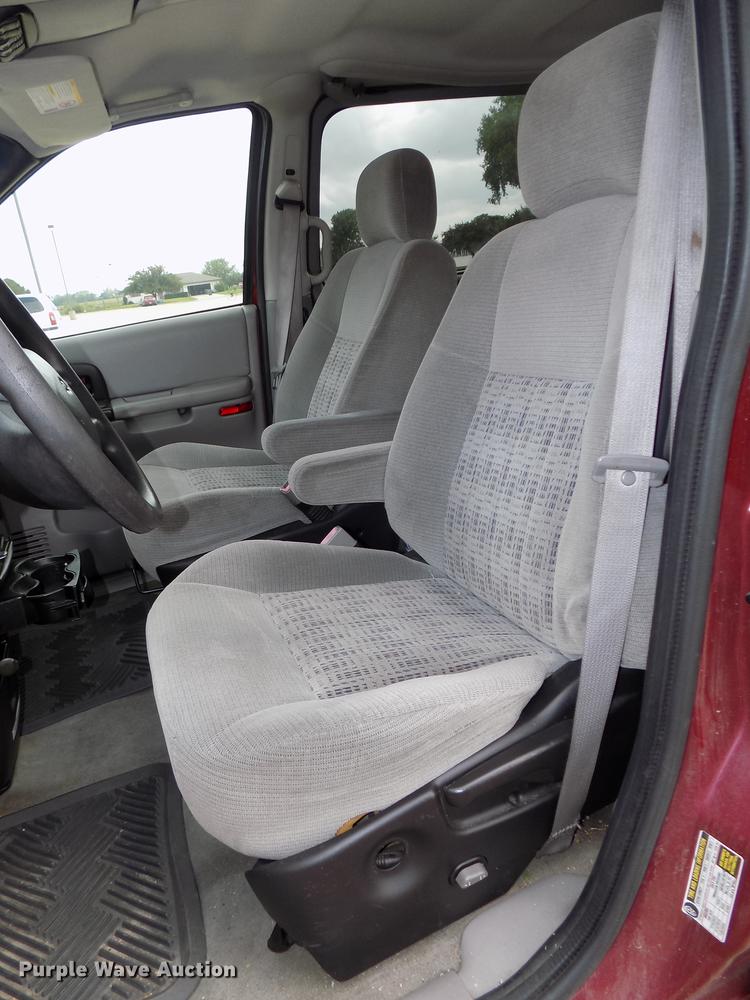 image for item DB8630 2004 Chevrolet Venture van