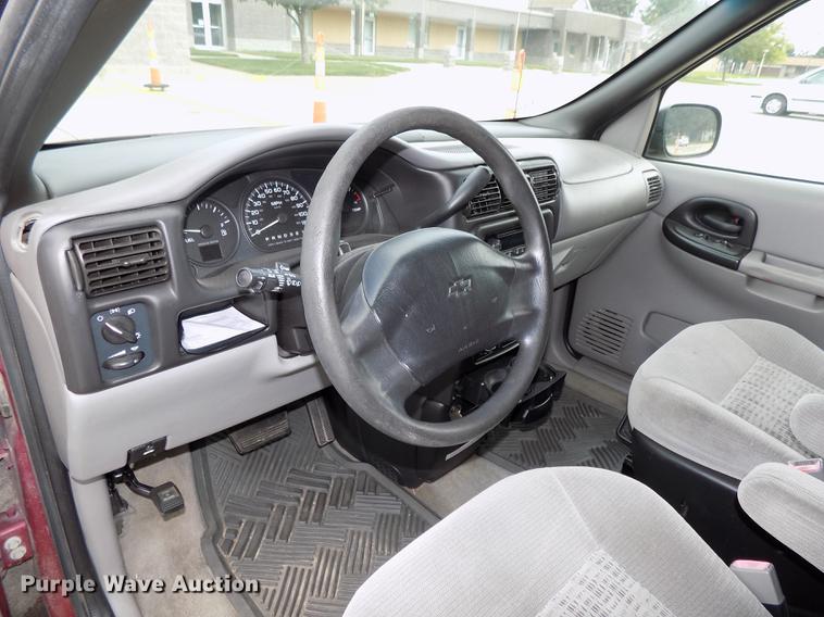 image for item DB8630 2004 Chevrolet Venture van