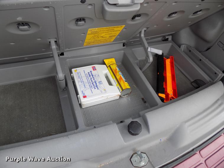 image for item DB8630 2004 Chevrolet Venture van