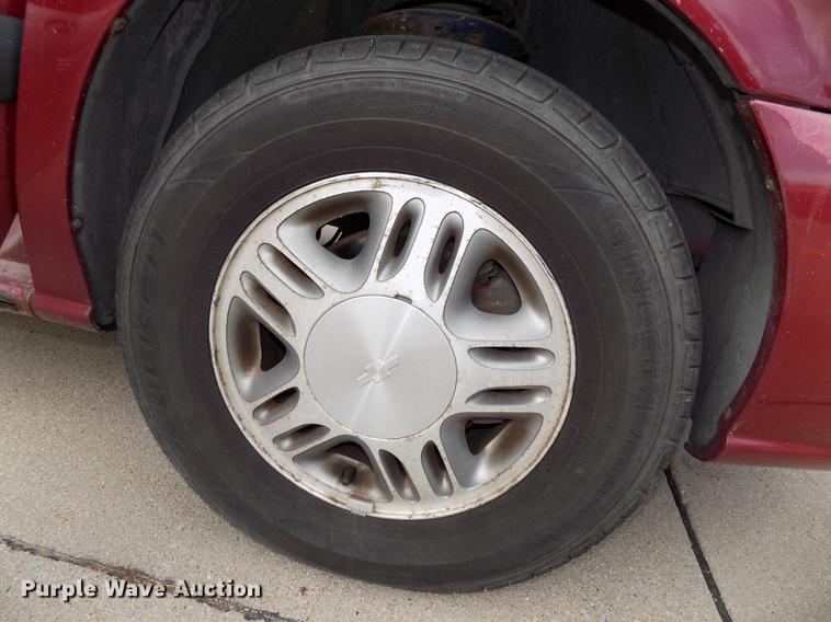 image for item DB8630 2004 Chevrolet Venture van