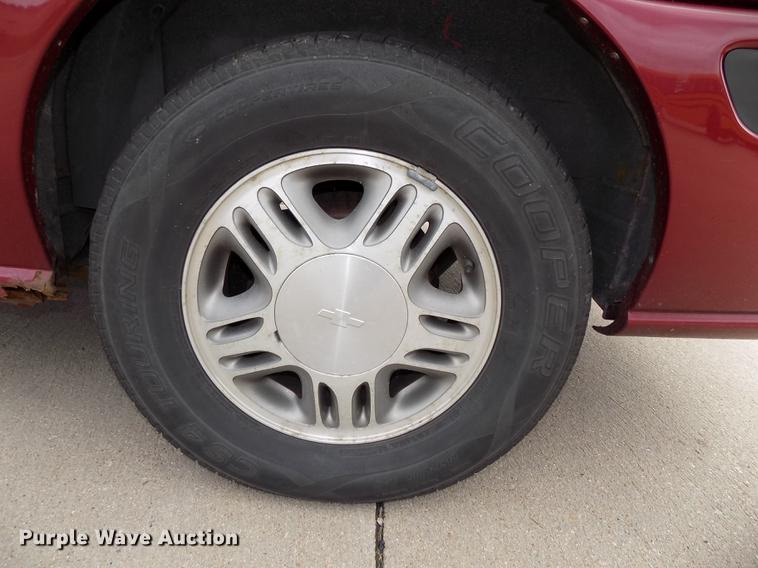 image for item DB8630 2004 Chevrolet Venture van