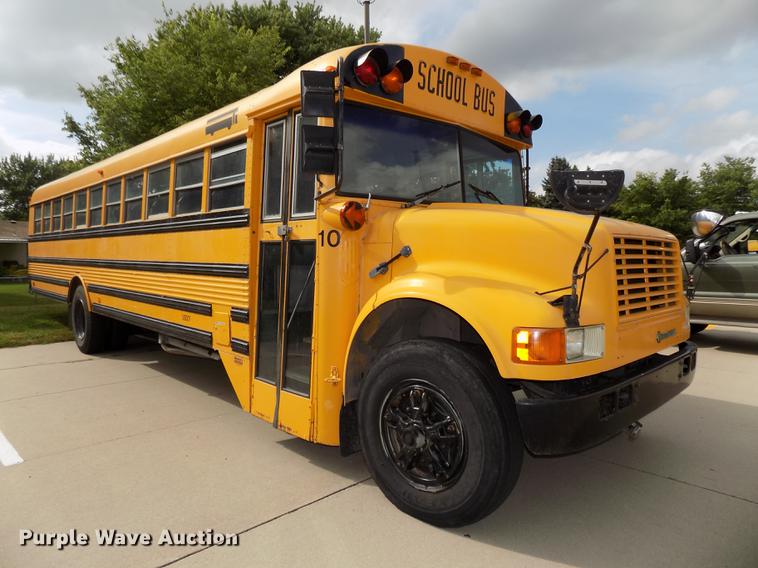 image for item DB8631 1992 International 3800 school bus