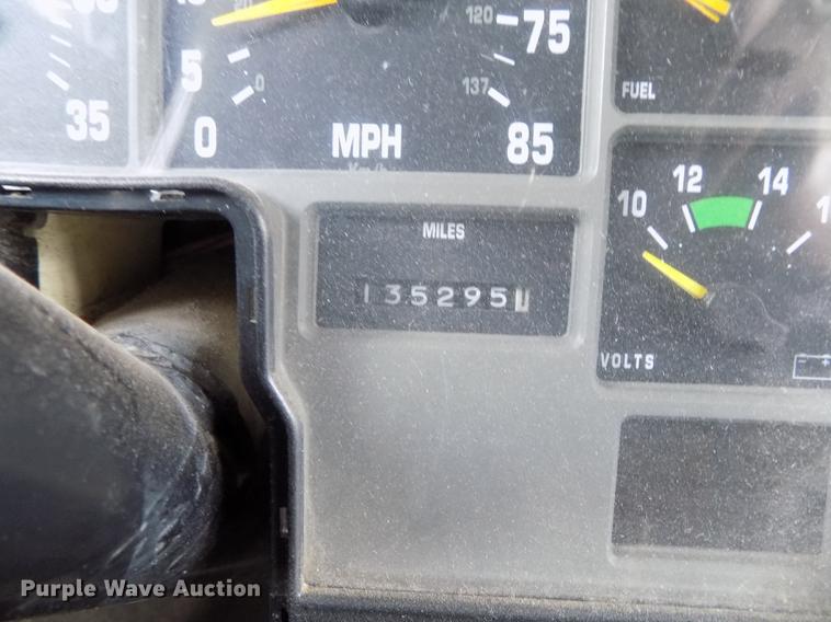 image for item DB8631 1992 International 3800 school bus