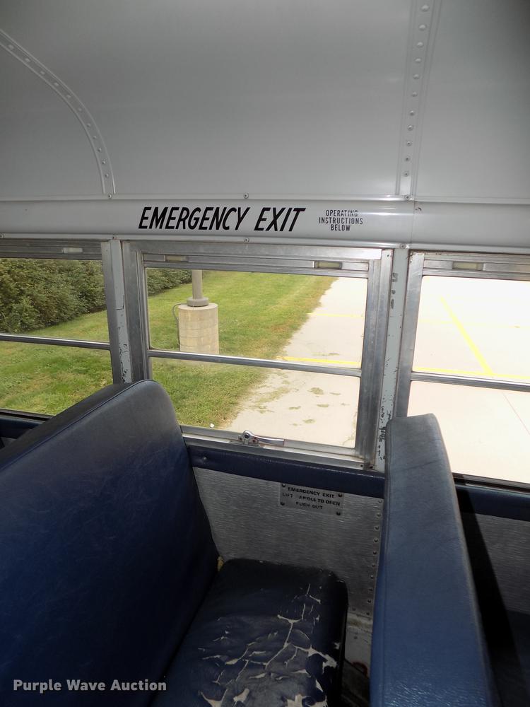 image for item DB8631 1992 International 3800 school bus