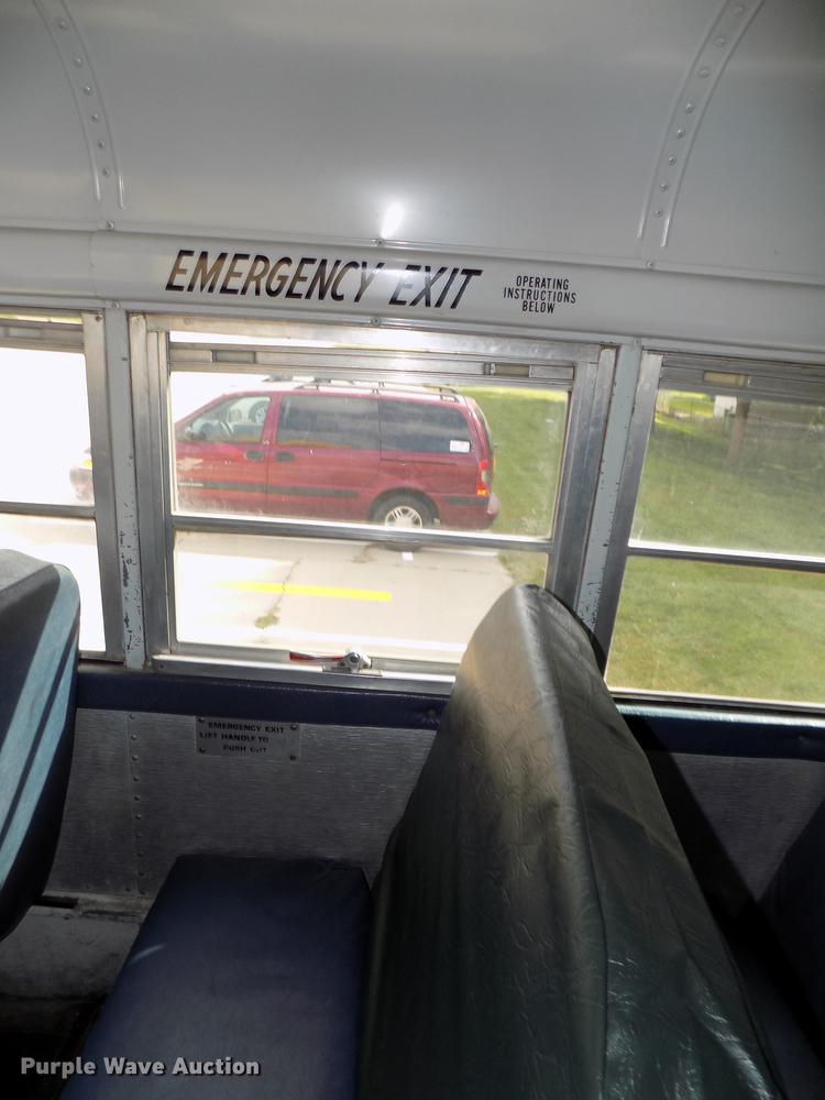 image for item DB8631 1992 International 3800 school bus