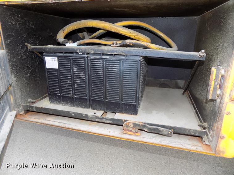 image for item DB8631 1992 International 3800 school bus